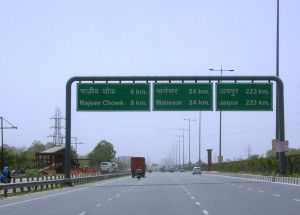 autostrada kolo Delhi fot. T.Cukiernik